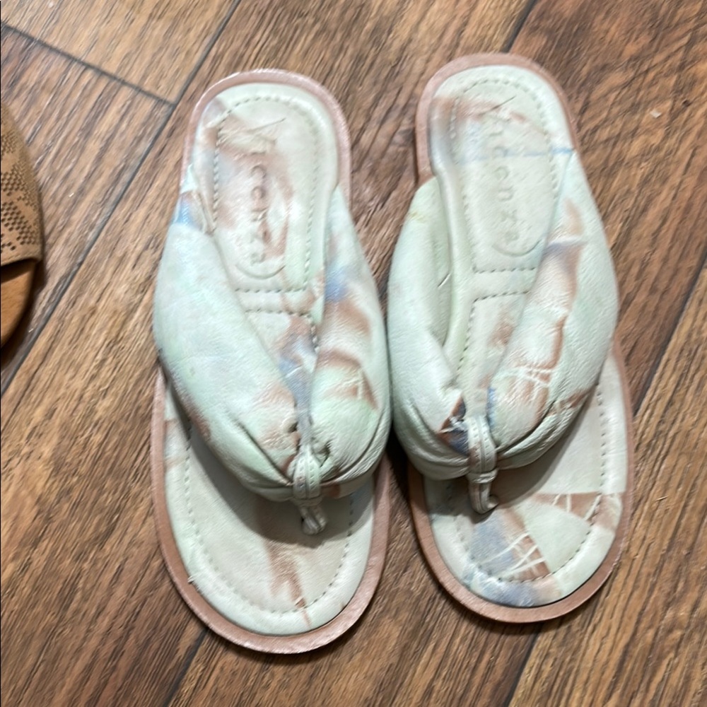 Comfy Casual Flip-Flops Tie-Dye-Like Women's Puffy Sandals by Viconza